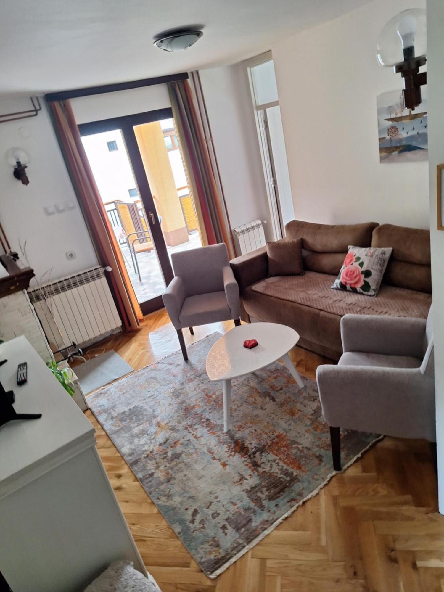 Monte Vista Apartment