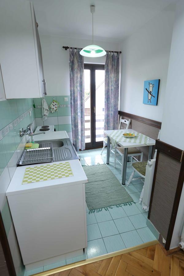 Monte Vista Apartment *
